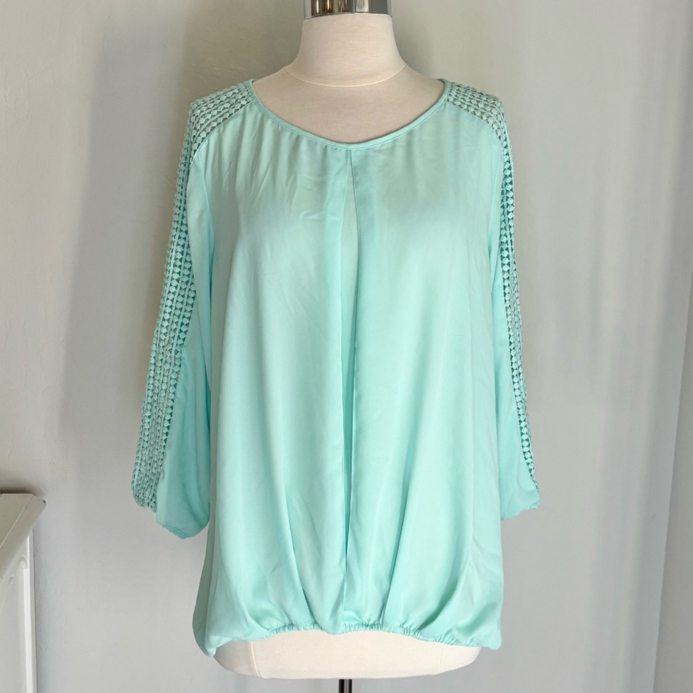 Chiffon Center Pleat Elasticized Hem Crochet Sleeve Blouse in Aqua, XL